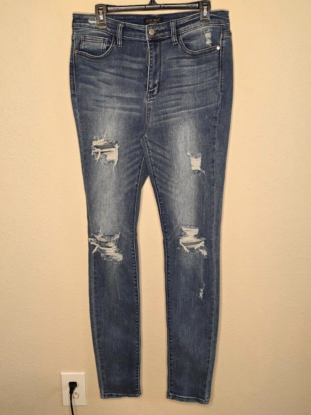 Judy Blue Skinny Fit Ripped & Distressed Women’s Jeans – Size 13/31